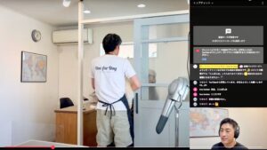来店した飼い主と笑顔でコミュニケーションをとるトリマーの接客風景（One for Dog）