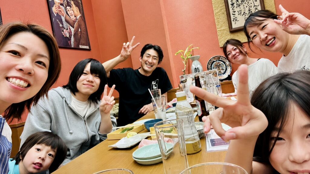 第一回「トリマーのこれからを語る会」終了後、参加者が二次会で親睦を深めながら交流している様子